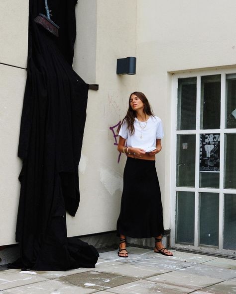 Maja Wyh Style, Maja Weyhe, Maja Wyh, Sandal For Women, Black Minimalist, Berlin Fashion, Clothing Details, Paris Street Style, Minimal Style