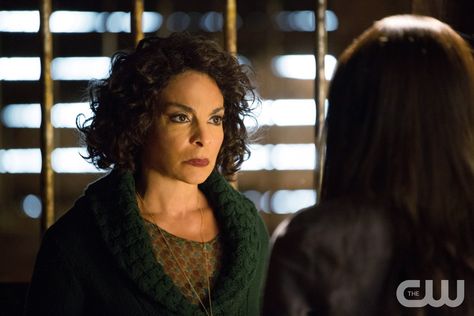 "Growing Pains"--LtoR: Jasmine Guy as Grams and Kat Graham as Bonnie on THE VAMPIRE DIARIES on The CW. Photo: Bob Mahoney/The CW ©2012 The CW Network. All Rights Reserved. The Vampire Diaries Photos, Vampire Diaries Photos, Jasmine Guy, Board Organization, Tvd Universe, The Vampire Diaries 3, Kat Graham, Growing Pains, Superman Lois