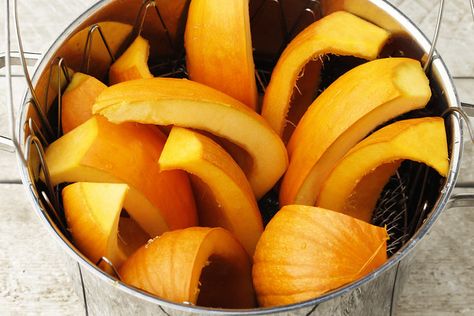 Canning Pumpkin Puree, Steam Pumpkin, Pie Pumpkin, Pumpkin Recipe, Sugar Pie, Sugar Pumpkin, Side Recipes, Canning Recipes, Pumpkin Puree