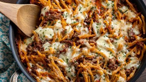 Ground Beef Pasta Recipes, Recipe Storage, Beef Pasta Recipes, Pasta Bake Recipe, Roasted Red Pepper Pasta, Red Pepper Pasta, Ground Beef Pasta, Pepper Pasta, Beef Pasta