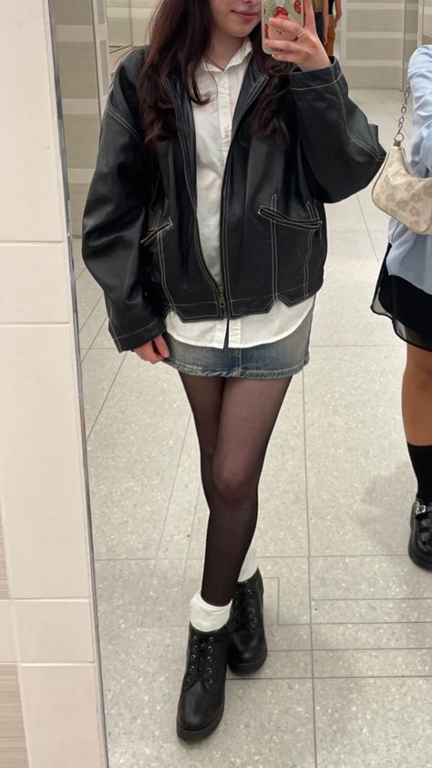 Fall,tumblr,inspo,leather jacket Oversized Leather Jacket With Skirt, Leather Jacket Downtown, Baggy Leather Jacket, Arctic Monkeys Concert Outfit, Thrift Leather Jacket, Downtown Girl Leather Jacket, Letterman Jacket Outfit, Lether Girl Jacket Aesthetic, Monkey Girl