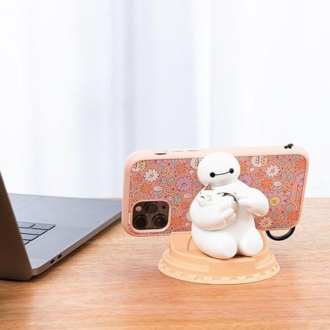 infoThink Big Hero 6 - Baymax Coffee Cup Lid Phone Holder Baymax Clay, Easy Diy Room Decor, Christmas Gift Exchange, Cup Noodles, Unique Gifts For Him, Baymax, Big Hero 6, Big Hero, Iphone Accessories