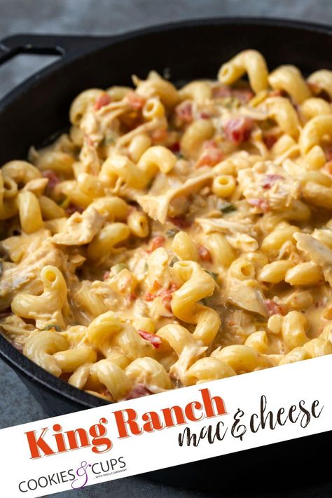 If you're a fan of King Ranch chicken casserole, you'll love this creamy King Ranch Mac and Cheese with chicken, peppers, and cheddar cheese! Basic Mac And Cheese Recipe, Mac And Cheese With Chicken, Ranch Mac And Cheese, King Ranch Chicken Casserole, Chicken Pasta Casserole, Chicken Peppers, King Ranch Chicken, Chicken Ranch Pasta, Classic Mac And Cheese