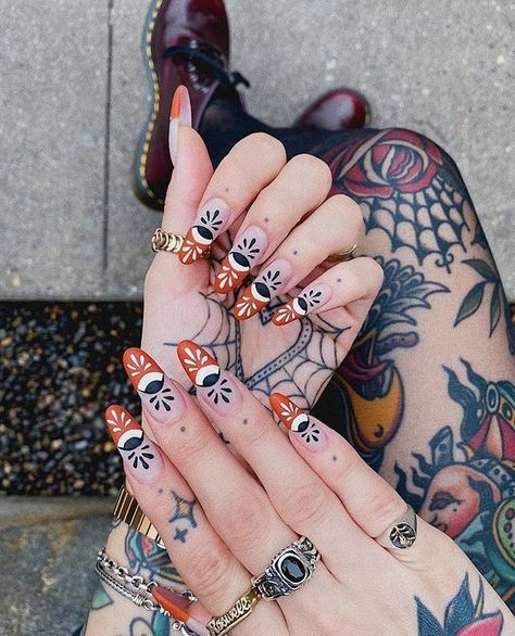 Mismatch French Nails, Moody Acrylic Nails, Nail Art Acrylic Paint, Polymer Gel Nails, Human Branding Design, Tattoo Day Outfit, Short Stiletto Nails Summer, Moody Summer Nails, Mexican Style Nails Design