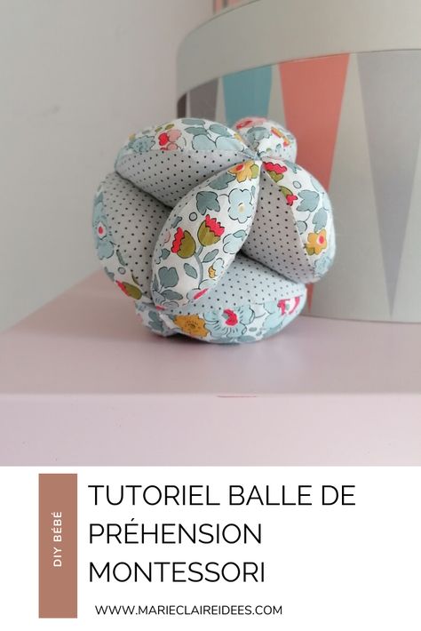 Comment coudre une balle de préhension Montessori / Faire une balle de préhension pour son bébé Montessori Sewing Projects, Diy Baby Toys 0-3 Months, Montessori Baby Diy, Couture Montessori, Diy Baby Gym, Montessori Toys Baby, Couture Bb, Baby Toys Diy, Noel Diy