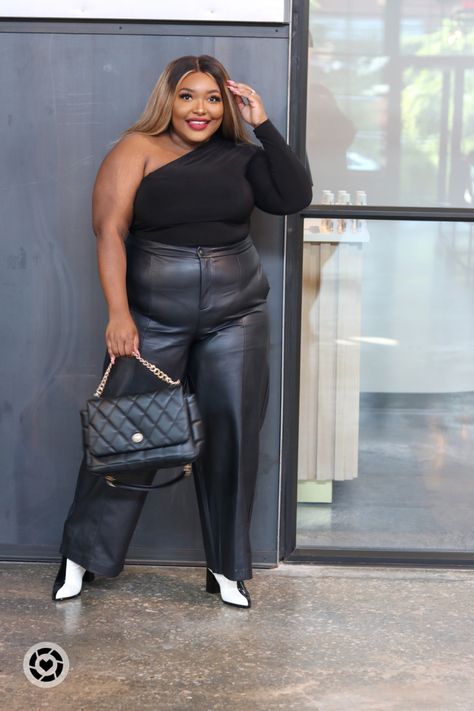 Im wearing a size 20 Follow me for more style tips @theeeblackbradshaw Curvy Leather Pants Outfit, Leather Pants Plus Size Outfit, Leather Leggings Outfit Night Club, Fall Outfits Curvy, Leather Pants Plus Size, Leather Leggings Outfit Night, Engagement Photo Outfits Fall, Leather Leggings Outfit, Outfits Curvy