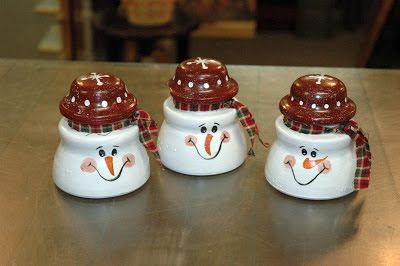 Trash To Treasure Ideas, Diy Schneemann, Country Lane, Glass Insulators, Snowman Crafts, Trash To Treasure, Winter Crafts, Christmas Tree Toppers, Christmas Deco