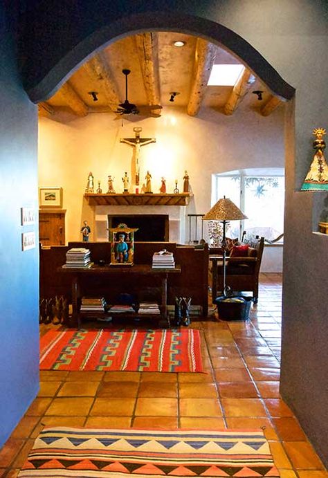 Interiors - Hays Builders in Santa Fe, New Mexico Santa Fe New Mexico Homes, Santa Fe Style Homes Interiors, Adobe House Interior, New Mexico Interior Design, Southwest Decor Living Room, New Mexico Home Decor, Santa Fe Interior Design, Mexico Interior Design, Santa Fe Interiors