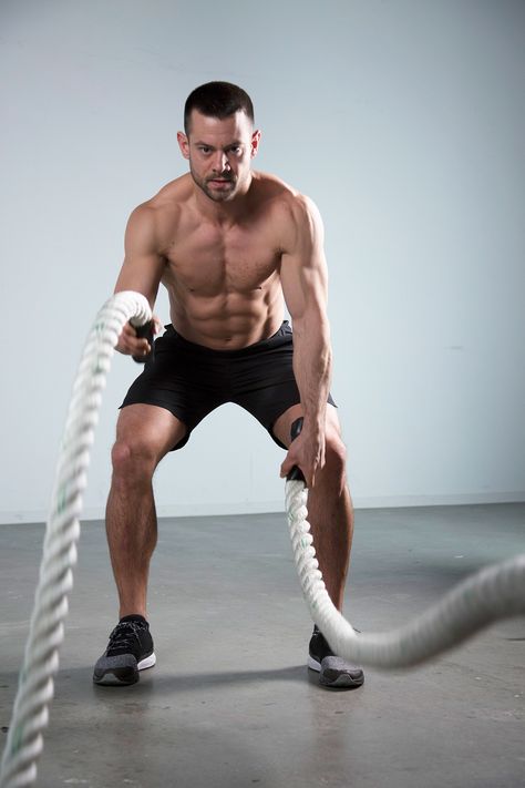 Blast Your Abs With This 10-Minute Battle Rope Burner Battle Rope Workout, Rope Exercise, Strong Women Fitness, 10 Minute Ab Workout, 10 Minute Abs, Rope Exercises, Abs Workouts, Kettle Bell, Battle Ropes