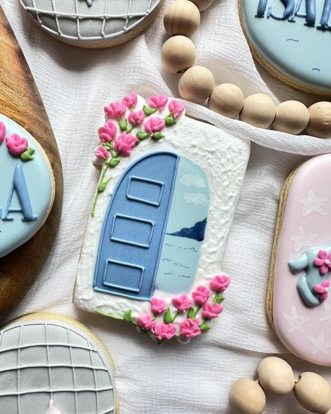 You can 100% guarantee I listened to the soundtrack whilst decorating these 🥰 This theme has been on my bucket list for the longest time and I’m so pleased I got to do it ❤️ #icingcookies #decoratedsugarcookies #cookies🍪 #cookiestagram #customsugarcookies #cookiesart #decoratedcookie #cookiesofig #cookiesdecorating #cookiesofinsta #decoratedbiscuits #decoratedcookiesofinstagram #decoratedcustomcookies #decoratedbyme #Cravenarmsbusiness #Shrewsburybusiness #Sugarcookiemarketing #Personalised... Sugar Dough, Decorating Cookies, Summer Cookies, My Bucket List, Sugar Cookie Dough, Mama Mia, Icing Cookies, Cookie Designs, Custom Cookies