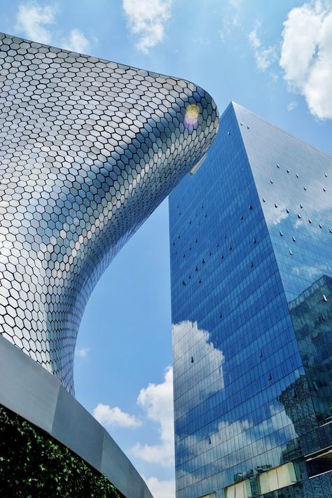 Museo Soumaya, Polanco, Ciudad de México Sixflags Mexico, Mexico City Travel, Architecture Blueprints, Late Night Drives, Space Girl, Mexican Girl, Rich Kids, High Life, City Aesthetic