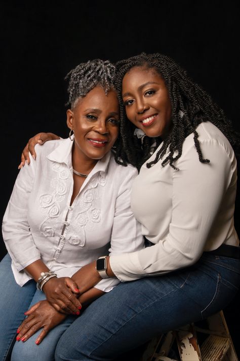 White Shirt And Jeans Outfit Photoshoot Family, Masters Pictures, Blue Jeans And White Shirt, Mother And Daughter Photoshoot, Mother Portrait, Mother Daughter Photography Poses, Mother Daughter Poses, Creative Shoots, Daughter Photoshoot