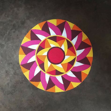 Rangoli Geometric Design, Geometric Rangoli, 3d Kolam, Ready Rangoli, Onam Pookalam Design, Onam Pookalam, Art Rangoli, 3d Rangoli, Pookalam Design