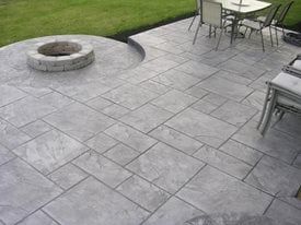 Stamped Concrete Patio Designs, Poured Concrete Patio, Diy Concrete Patio, Cement Patio, Concrete Patio Designs, Concrete Patios, Patio Steps, Small Patio Garden, Stamped Concrete Patio