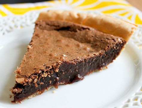 Grandma's Fudge Pie Fudge Pie Recipe, Hot Fudge Pie, Brownie Pie, Fudge Pie, Decadent Chocolate Desserts, Dessert Simple, Chocolate Dreams, Pecan Cake, Peach Cobbler Recipe