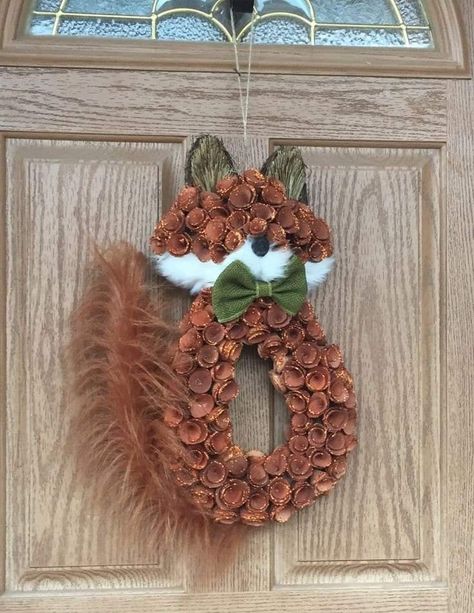 Animal Wreaths, Pine Cone Art, Door Wreaths Diy, Noel Diy, Cones Crafts, Pine Cone Crafts, Fall Halloween Crafts, Fall Crafts Diy, Autumn Crafts