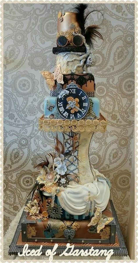 Steampunk Wedding Cake, Victorian Steampunk Wedding, Gothic Wedding Cake, Extreme Cakes, Halloween Wedding Cakes, Steampunk Party, Vintage Tea Parties, Cake Tower, Big Wedding Cakes