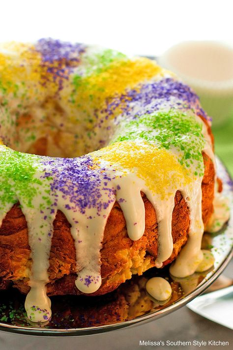 King Cake Monkey Bread Gluten Free King Cake, Cake Monkey, New Orleans King Cake, King Cake Recipe, Almond Pound Cakes, Mardi Gras King Cake, Mardi Gras Food, Creole Recipes, King Cake