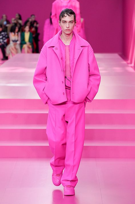 Valentino Fall 2022 Ready-to-Wear Collection | Vogue Valentino Fall 2022, Pink Suit Men, Valentino Collection, Mens Trendy Outfits, Pink Suit, Streetwear Men Outfits, Fall 2022, Pink Outfit, Couture Collection