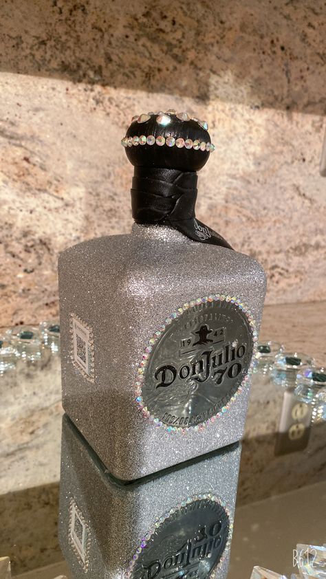 Don Julio Bottle Decorated For Men, Don Julio Bottle Decorated, Tequila Bottles Decoration, Decorated Bottles Ideas, Bedazzled Bottles, Bedazzled Liquor Bottles, Glitter Bottles, Bedazzled Bottle, Alcohol Bottle Crafts