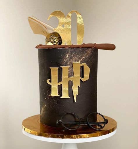 Chocolate Harry Potter Cake, Harry Potter 30th Birthday Cake, Harry Potter 30th Birthday, Hp Cake, Harry Potter Birthday Cake, 30th Birthday Cake, Festa Harry Potter, Designer Cakes, 30 Birthday Cake