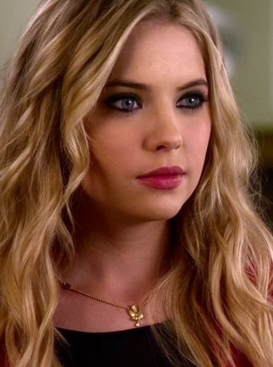 Pretty Little Liars Makeup, Pretty Little Liars Hanna, Hanna Marin, Crystal Reed, Spencer Hastings, Ashley Benson, Pretty Little Liars, Beautiful Makeup, Riverdale