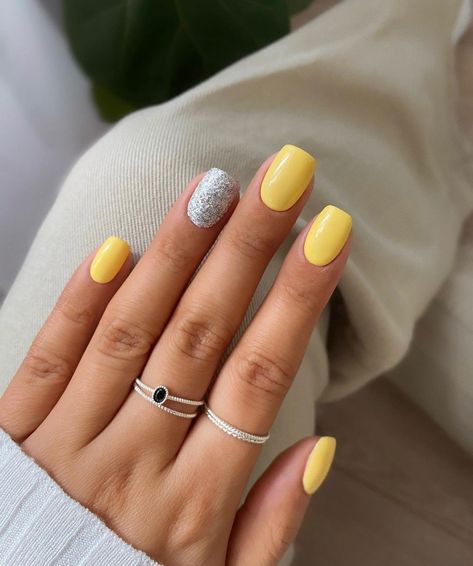 #nails Dark Pink Nails, Holiday Acrylic Nails, Yellow Nails Design, Christmas Gel, Milky Nails, October Nails, Winter Nails Acrylic, Ombre Acrylic Nails, Nagel Tips