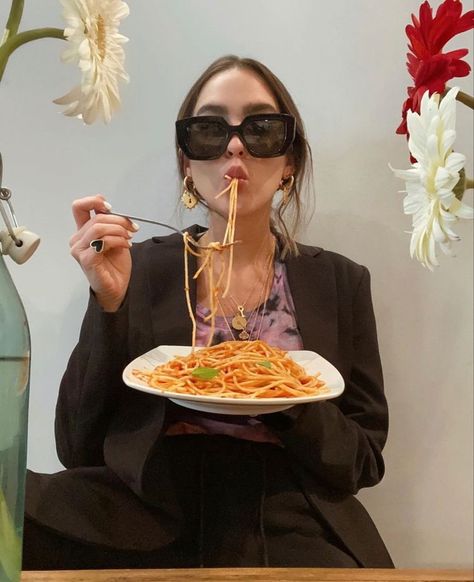 Italian Sauce, Spring Photoshoot, Instagram People, Eat Your Heart Out, Special Place In My Heart, Paris Cafe, People Eating, Fancy Dinner, Spring Aesthetic