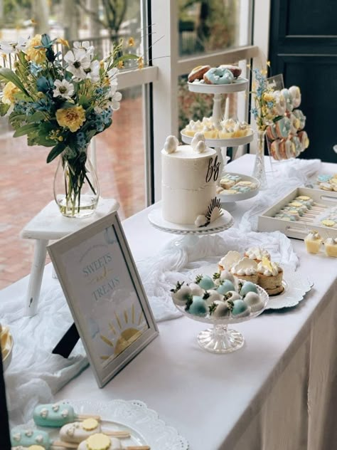 Here comes the Son Baby Shower | CatchMyParty.com Baby Boy Sprinkle, Here Comes The Son, Pastel Baby Shower, Sprinkle Shower, Sunshine Baby Showers, Baby Shower Party Ideas, Shower Party Ideas, Boy Baby Shower Themes, Shower Food