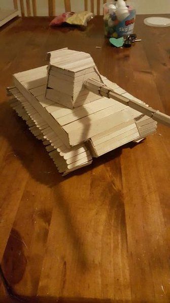 Panther Tank Made From Popsicle Sticks: 11 Steps Popsicle Sculpture Art Projects, Popsicle Stick Sculpture, Popsicle Stick Projects, Stick Projects, Popsicle Stick Art, Popsicle Stick Crafts House, Popsicle Stick Houses, Winter Wood Crafts, Military Crafts