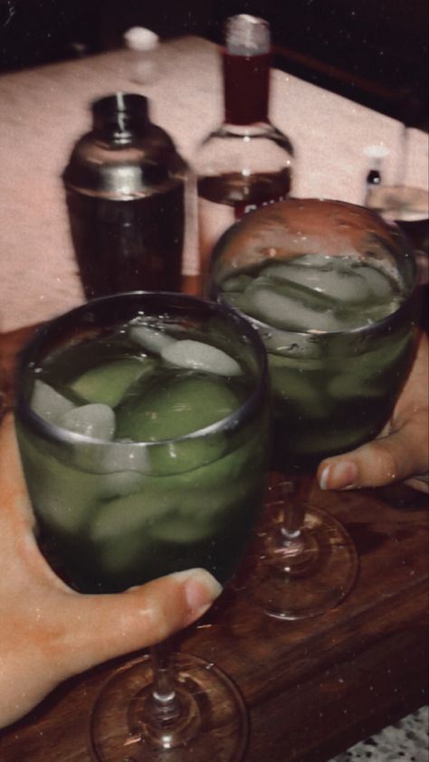 Green Drink Aesthetic, Green Alcoholic Drinks, Dark Green Cocktail, Guy Aesthetic, Green Breakfast, Green Drink, Green Cocktail, Green Drinks, Three Musketeers