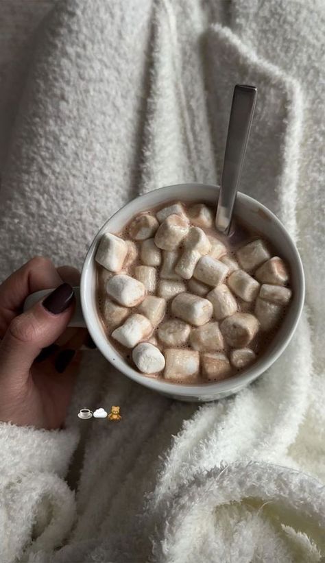 Chocolate Snapchat, Hot Chocolate Xmas, Chocolate Rain, Good Morning Gorgeous, Hot Chocolate Marshmallows, Cosy Christmas, Delicacy Food, Christmas Feeling, Chocolate Topping