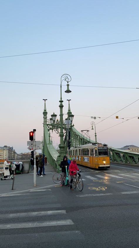 Trams city budapest aesthetic Interailing Aesthetic, Budapest Hungary Photography, Interailling Europe, Budapest Hungary Aesthetic, Aesthetic Budapest, Budapest Summer, Hungary Aesthetic, Budapest Vacation, Budapest Aesthetic