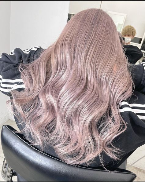 Ig: Hiromu_engol_nagoya Beige Blonde Hair, Short Dyed Hair, Ulzzang Hair, Pink Blonde Hair, Beige Hair, Korean Hair Color, Cabello Hair, Lavender Grey, Hair Color Formulas