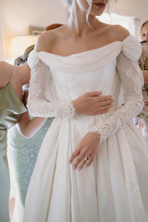 Wedding Dress For Soft Dramatic, Wedding Dress Bow Sleeves, Classic Wedding Dresses With Sleeves, Modest Bridal Shower Dresses, Solid Long Sleeve Wedding Dress, Apple Body Wedding Dress, Simple Modest Wedding Dresses Classy, Off The Shoulder Wedding Dress With Sleeves, Traditional Catholic Wedding Dress