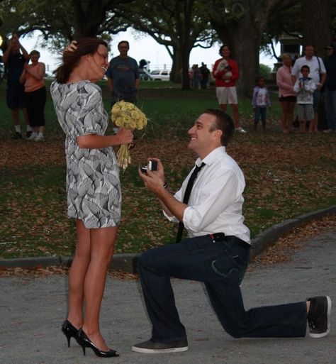 4 Tips To Pull Off A Public Proposal Public Proposal, Proposal Pictures, Surprise Proposal, Pull Off, Rings Wedding, Plan Your Wedding, Relationship Goals, Wedding Engagement, Wedding Rings