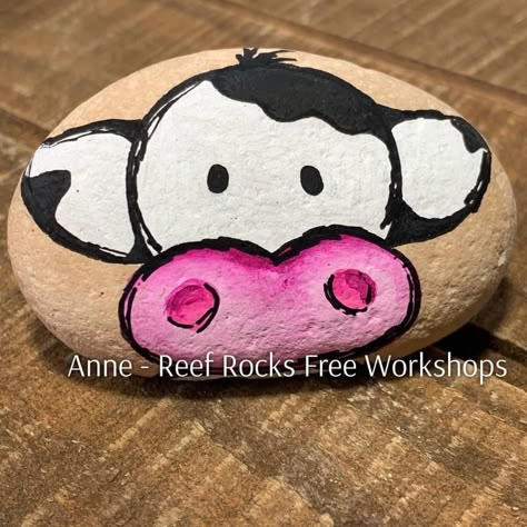 Cow Painted Rock, Cow Painted Rocks Ideas, Country Paintings Easy Cow, Cow Painted Rocks Easy, Farm Painted Rocks, Painted Rocks Farm Animals, Pigs Painted On Rocks, Stone Ideas, Painted Rock Animals