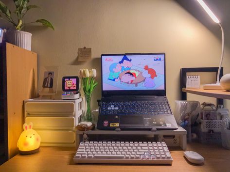 Laptop Setup Ideas, Gaming Laptop Setup, Laptop Setup, Laptop Gaming Setup, Setup Inspiration, Clouds Wallpaper Iphone, Cozy Workspace, Study Desk Decor, Computer Desk Setup