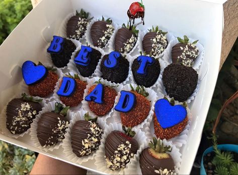 Happy Father’s Day Chocolate Covered Strawberries, Fathers Day Chocolate Strawberries, Father’s Day Chocolate Covered Strawberries, Father’s Day Strawberries, Father’s Day Treats, Strawberry Box, Strawberry Treats, Chocolate Covered Fruit, Chocolate Dipped Strawberries