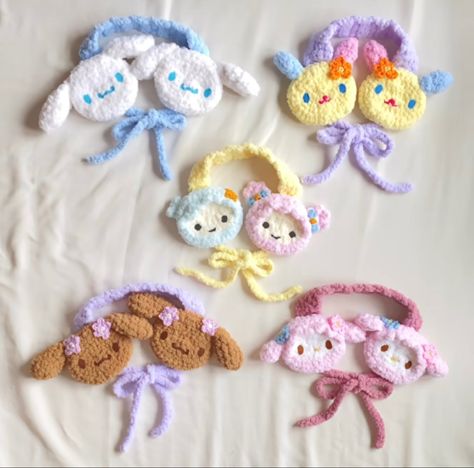 Sanrio Tapestry Crochet, Crochet Kawaii Bag, Gyaru Crochet, Cutecore Crochet, Cute Crochet Headbands, Sanrio Crochet Pattern, Ear Muffs Crochet, Cute Crochet Accessories, Crochet Beginner Projects