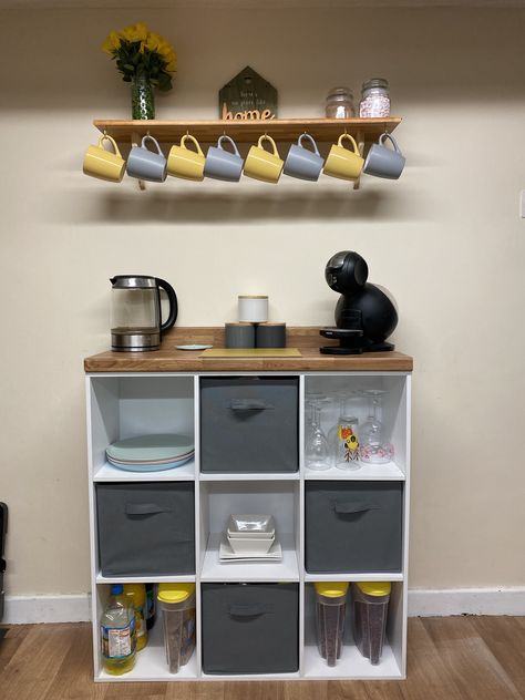 We made a coffee bar out of a cube unit, worktops and a shelf 😍 Storage Cube Coffee Bar, Cube Shelf Coffee Station, Unique Coffee Station Ideas, Cube Shelf Kitchen, Cube Storage In Kitchen, Cube Coffee Bar, Cube Shelf Coffee Bar, Cube Storage Coffee Bar, Cubicle Coffee Station