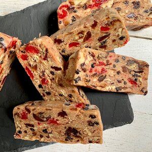 Ice Box Fruit Cake Graham Crackers, Icebox Fruitcake Recipes Graham Crackers, Icebox Fruit Cake Recipe, Icebox Fruitcake, Grammas Recipes, Blueberry Crunch, Christmas Fruitcake, Fruit Cake Recipe, Icebox Cake Recipes