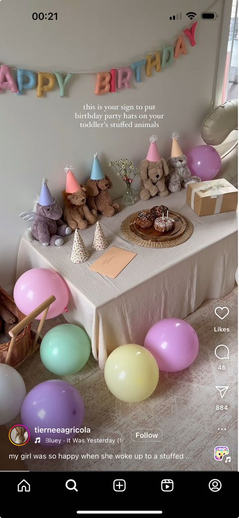 Minimalist 2nd Birthday Party, 2nd Birthday Traditions, 2nd Birthday At Home, Small At Home Birthday Party Ideas, Indoor First Birthday Party Ideas, Simple Third Birthday Party, Small 2nd Birthday Party Ideas, Have Your Cake And Eat It Two, Cookie Display Ideas Birthday