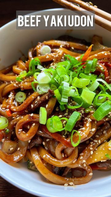 Steak Udon Noodles, Beef Yaki Udon, Veggie Udon, Yaki Udon Recipe, Apple Crisp Bars Recipe, Sukiyaki Recipe, Sweet And Sour Soup, Beef Udon, Homechef Recipes