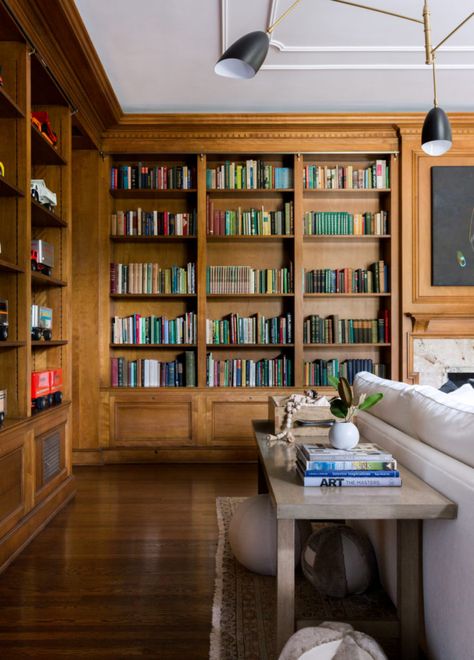 A LIBRARY RESTORED & REIMAGINED / PASADENA, CA - Four Point Design Build Family Library, Library Bar, House Library, Home Bookshelves, Home Bar Rooms, Point Design, Home Library Design, Classic Interior Design, Western Homes