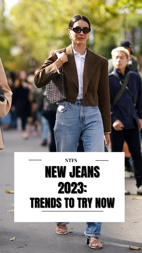 New Jeans 2023: 5 Jeans Trends To Try Now — No Time For Style New Jeans 2023, New Jeans Trend, Flair Jeans Outfit, Moda Over 40, Fashion 2025, Flare Jeans Outfit, Comfy Fall Outfits, Best Jeans For Women, Jeans Outfit Fall