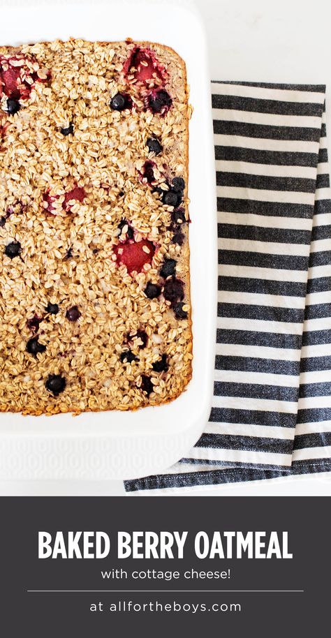 Easy Baked Berry Oatmeal with cottage cheese! Made gluten free just by using gluten free oats! Easy Filling Breakfast, Healthy Egg Bake, Cottage Cheese Muffins, Oatmeal And Eggs, Berry Oatmeal, Cottage Cheese Eggs, Healthy Low Calorie Meals, Baked Oatmeal Recipes, Wheat Free Recipes