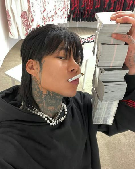 Mcm Aesthetic, Wolf Cut Hairstyle, Peyton Sama, 90s Rappers Aesthetic, Rappers Aesthetic, Hollywood Aesthetic, 90s Rappers, Character Face Claims, Guys Tattoos