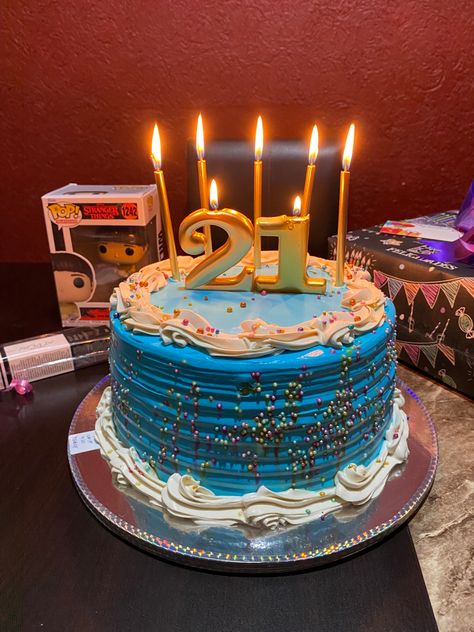 All Too Well Cake Taylor Swift, All Too Well Birthday, Taylor Swift Cake Ideas Birthday, Taylor Swift Cake Ideas, Cake Taylor Swift, Taylor Swift Birthday Cake, Happy Bday Cake, 19th Birthday Cake, Taylor Swift All Too Well