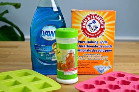 3 Ingredient Homemade Toilet Cleaning Bombs Homemade Dish Soap, Tablet Recipe, Miracle Cleaner, Homemade Toilet Cleaner, Clean Baking Pans, Flower Children, Cleaning Painted Walls, Dishwasher Tablets, Soda Brands